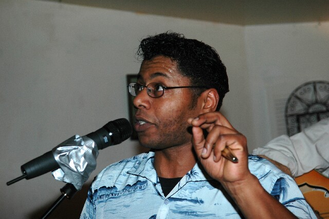 min 2006 12 05 latino 102